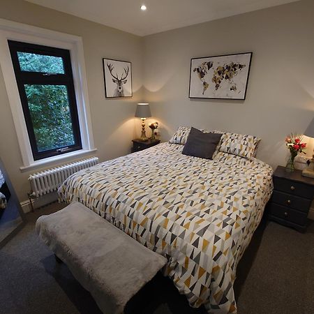 באת' Newly Renovated 2-Bed Bungalow מראה חיצוני תמונה