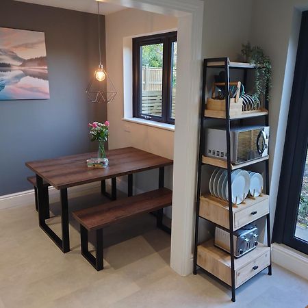 באת' Newly Renovated 2-Bed Bungalow מראה חיצוני תמונה