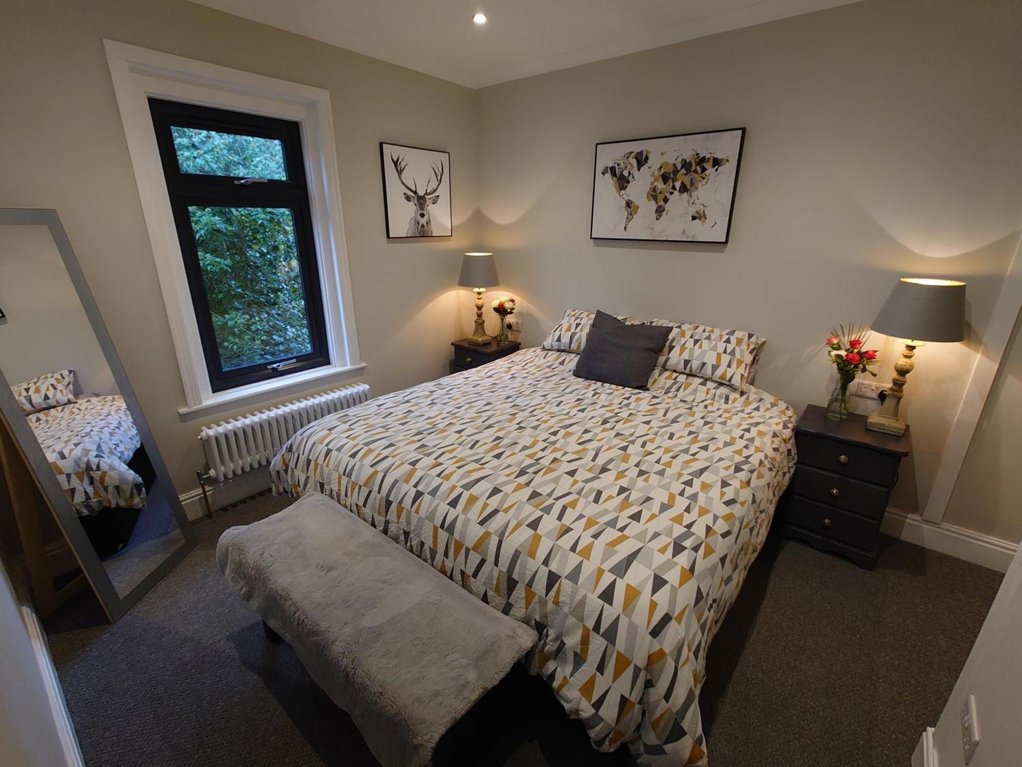 באת' Newly Renovated 2-Bed Bungalow מראה חיצוני תמונה