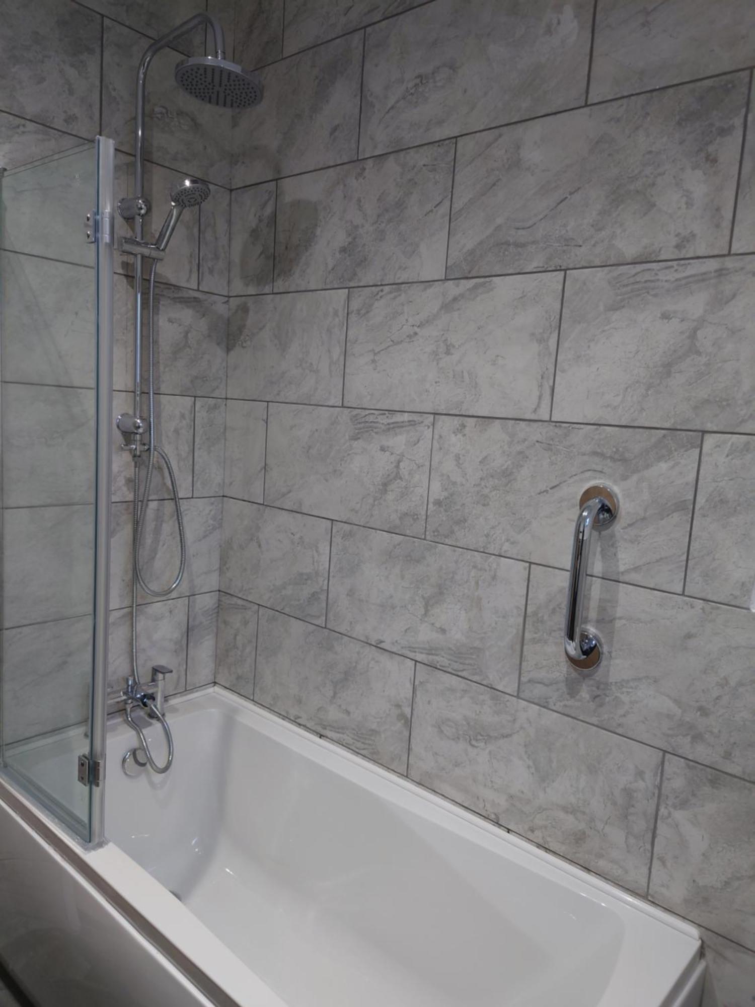 באת' Newly Renovated 2-Bed Bungalow מראה חיצוני תמונה